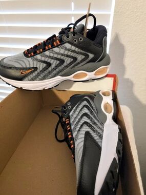 Nike Air Max TW NN Black & Gray Sneakers US 8 Like New